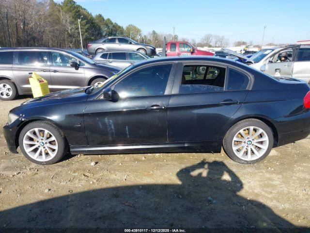 328I 2011 Glove Box 4956190