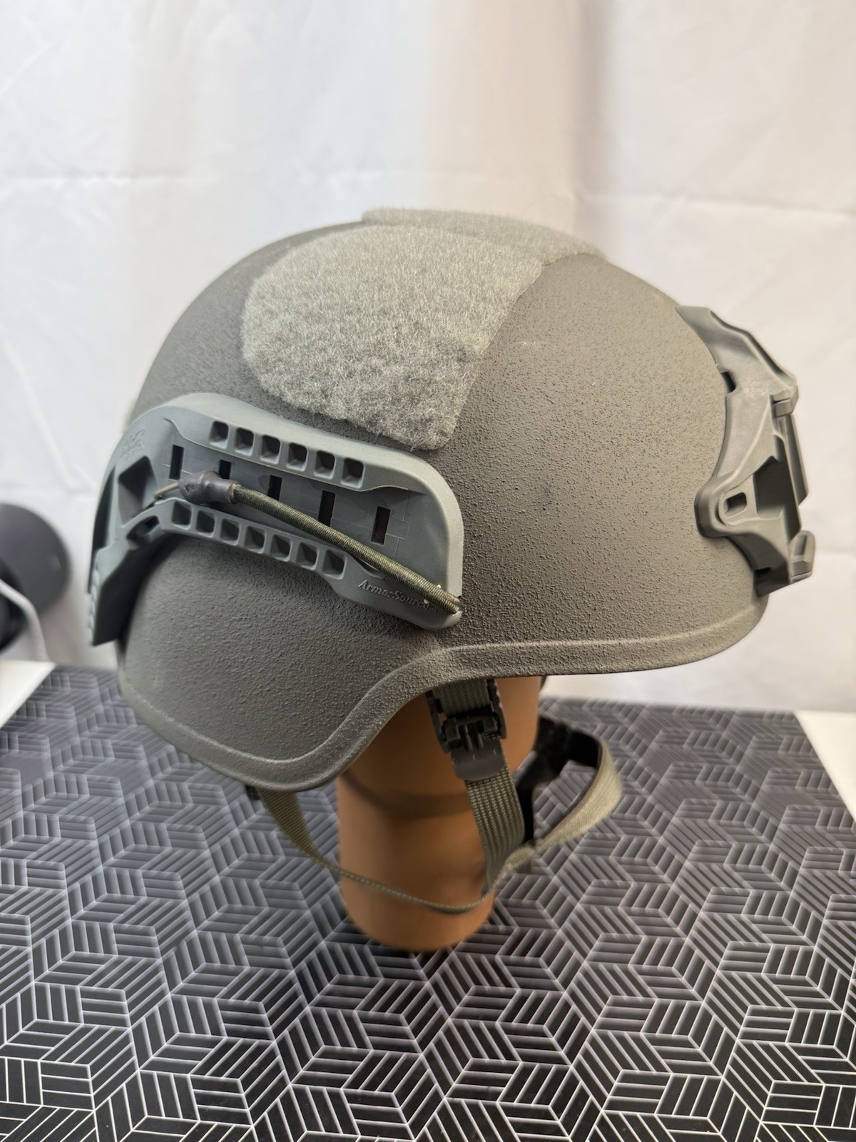 ArmorSource Aire-EX Level 3 Regular Cut Ballistic Helmet w/ Accessories - Medium