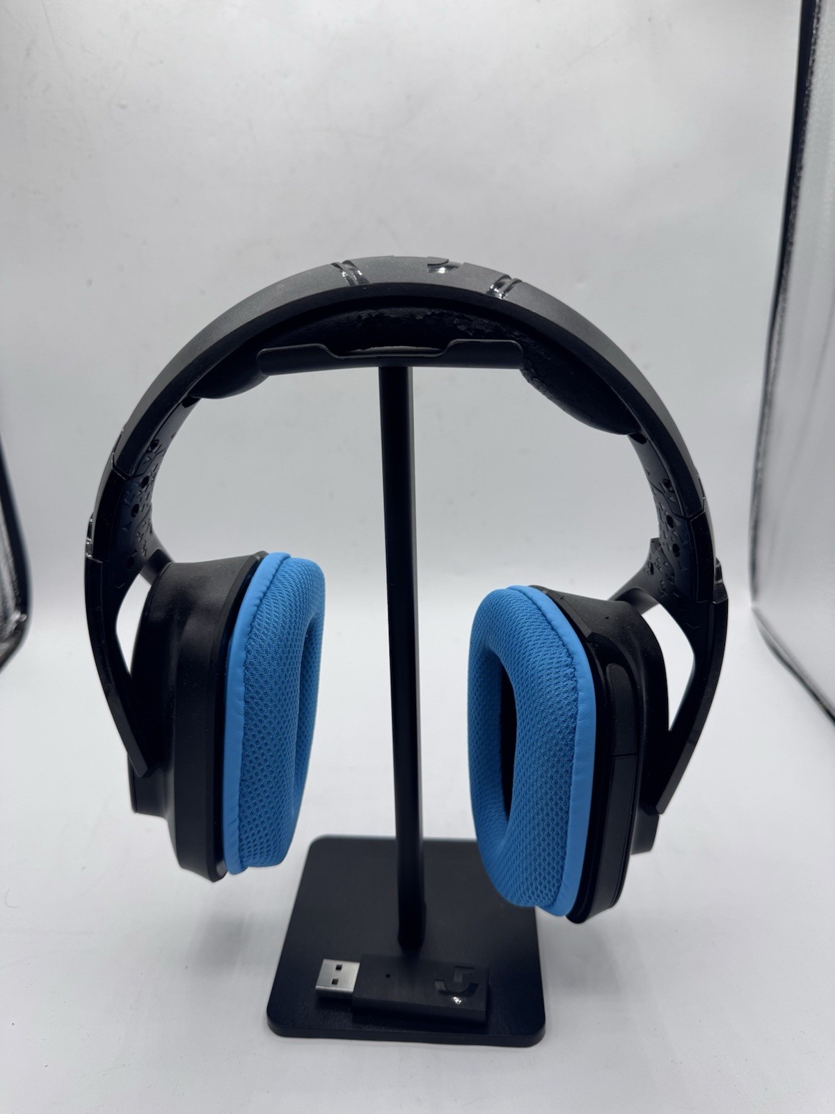 Logitech G935 Wireless DTS:X 7.1 Surround Sound LIGHTSYNC RGB PC Headset, READ