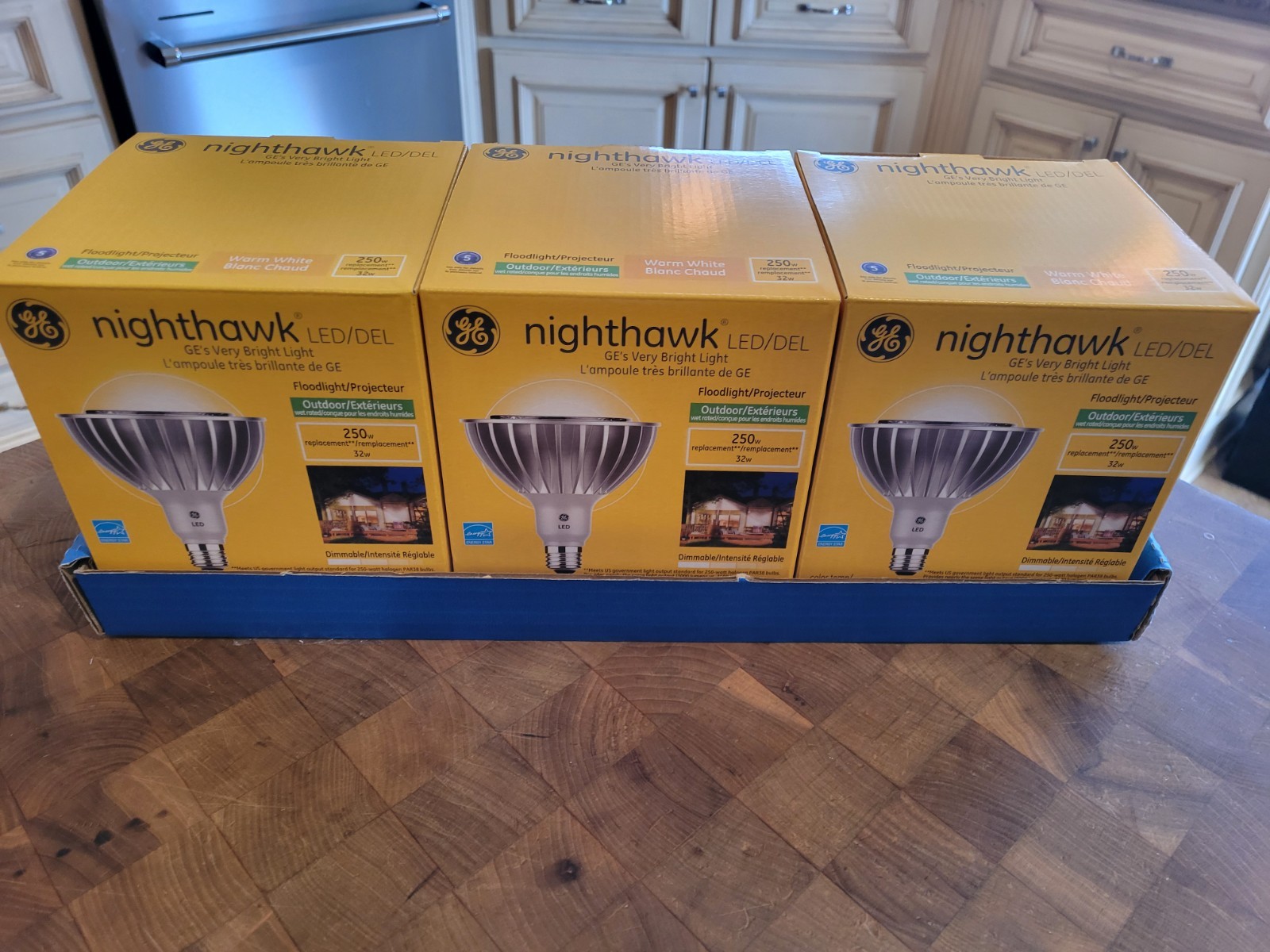GE Nighthawk LED floodlight outdoor 3000 lumens 32watts dimmeable Pkg of 3