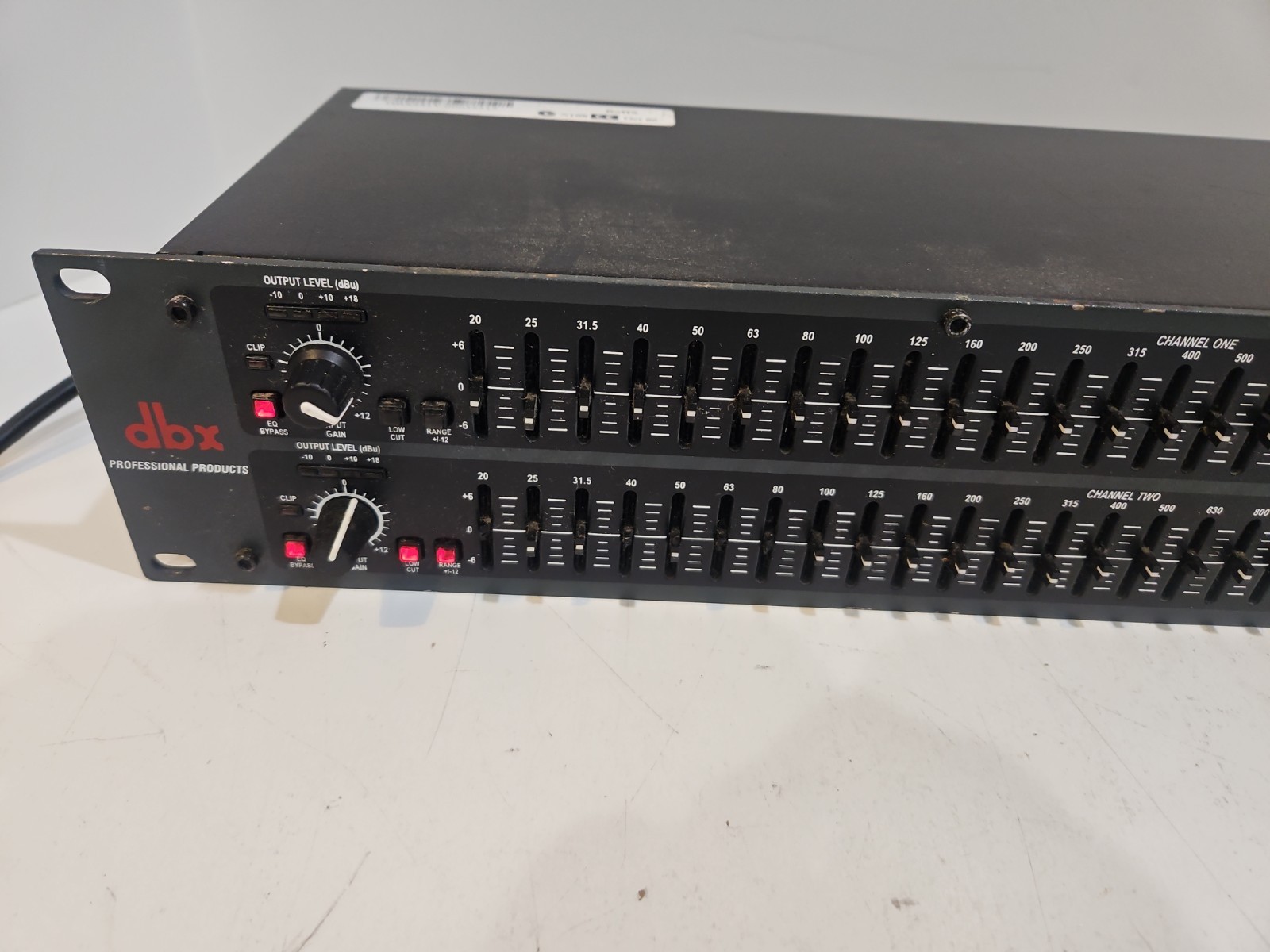 DBX 231 DUAL CHANNEL 31-BAND GRAPHIC EQUALIZER