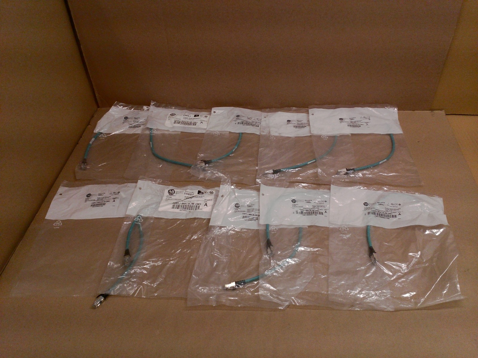 1585J-M8CBJM-0M3 A Allen Bradley NEW PLC Media Ethernet RJ45 0.3M Cable