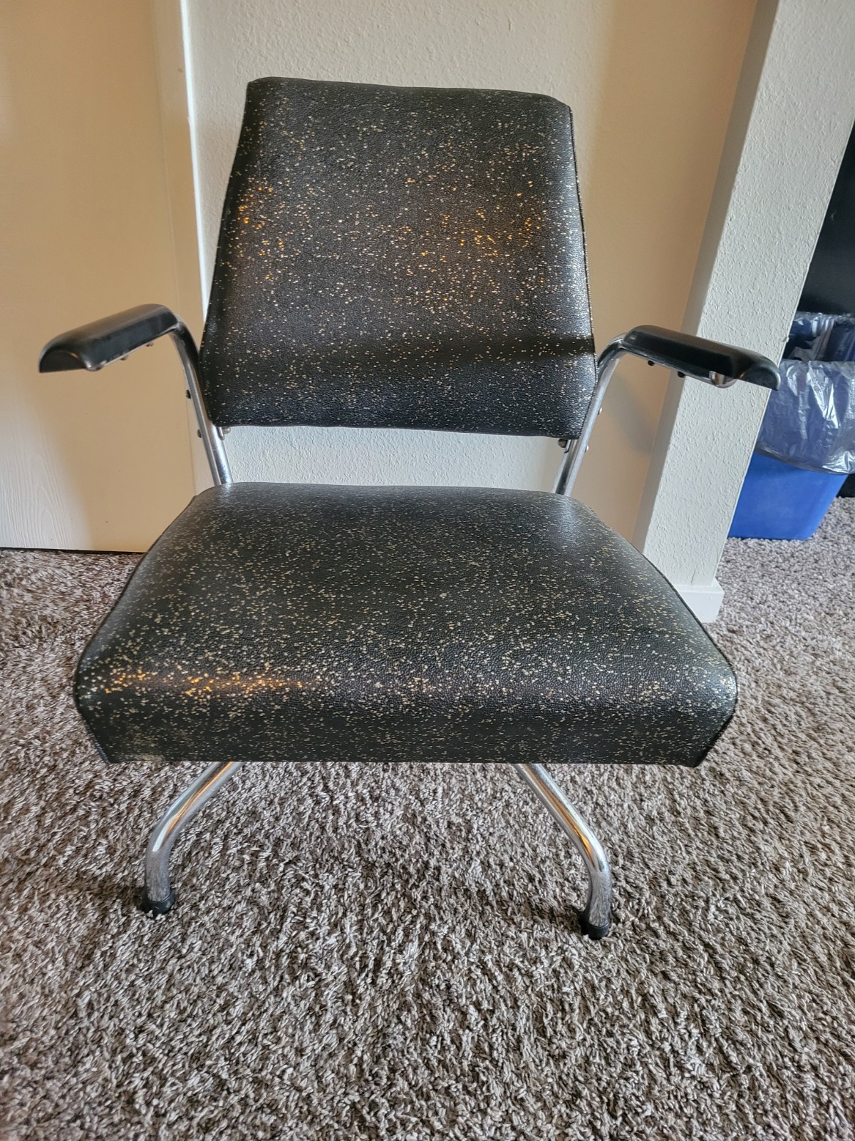 MCM INDUSTRIAL '59,PAIDAR N.Y.USA, DESK CHAIR W/BAKELITE ARMS, SWIVELS, SEE PICS