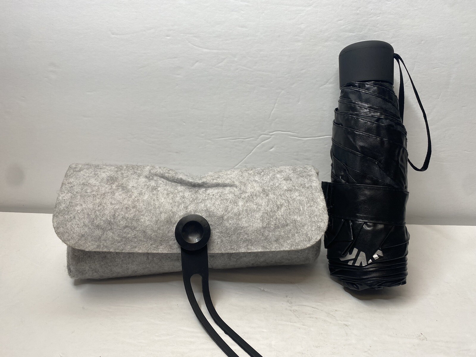 Umbrella With Case • Black