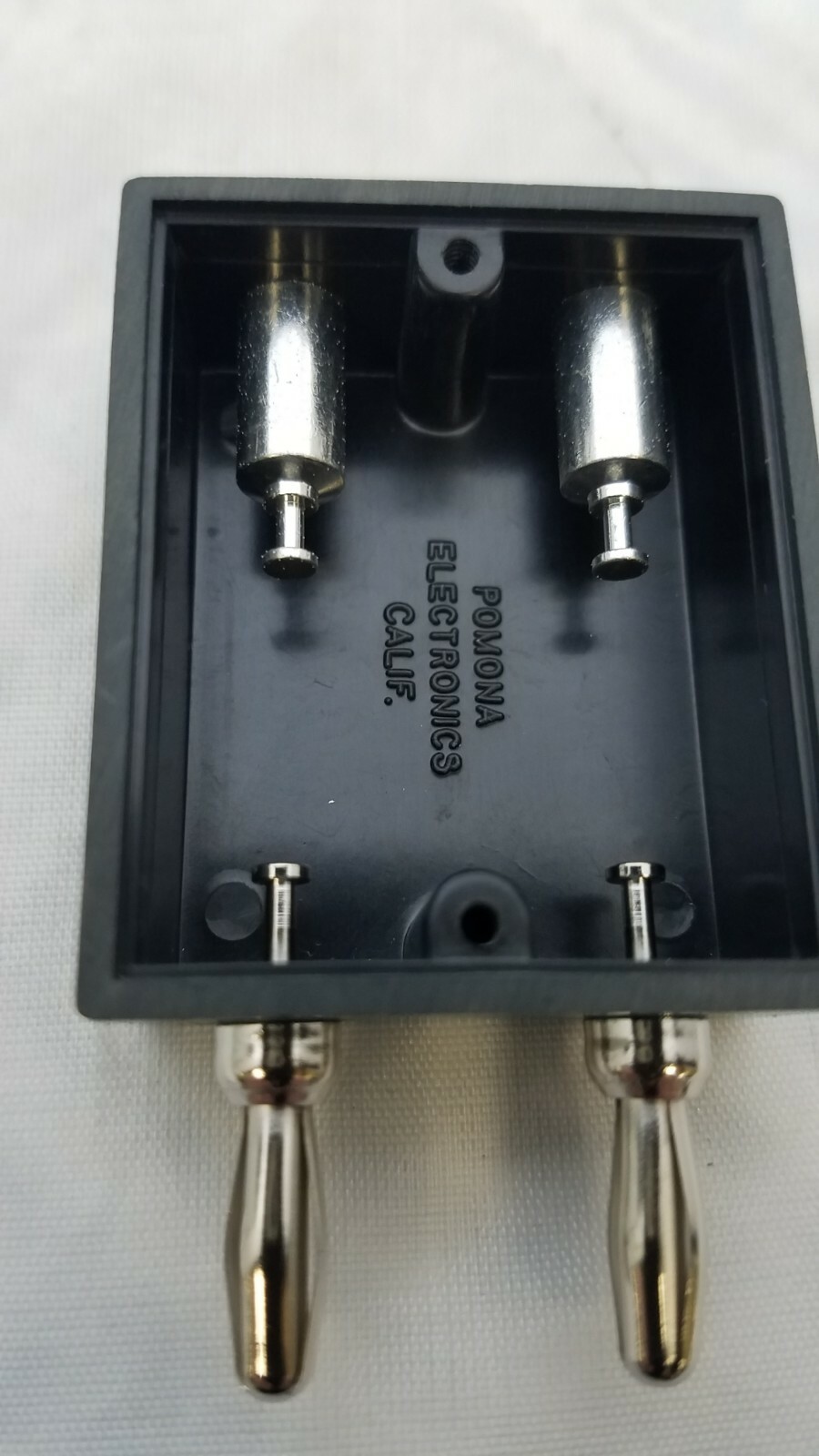 2(LOT) POMONA 2098 Phenolic Box 2 Banana Plugs,2 Banana Jacks 1.75"-1.44"-.69"