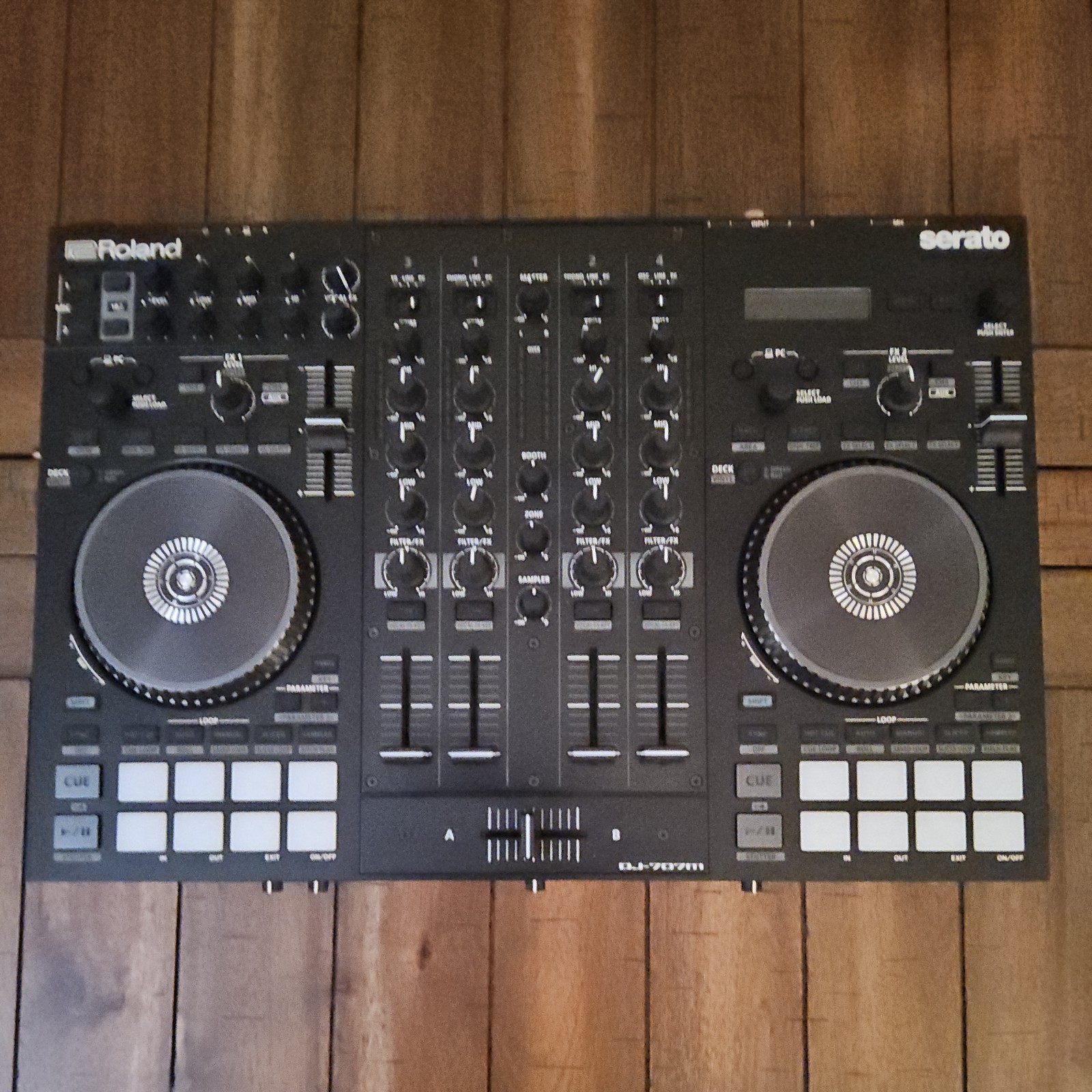 Roland DJ-707M 4-deck Serato DJ Pro Controller with Drum Machine and Vocal