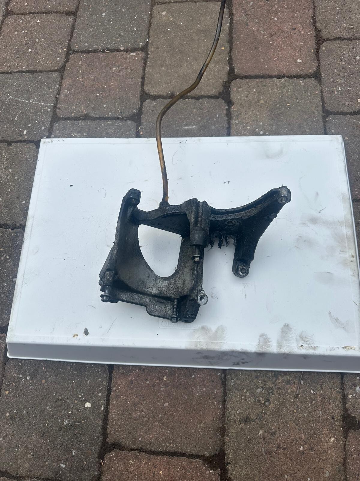 PEUGEOT PARTNER BERLINGO PEUGEOT 2008 Fuel Pump bracket 1.6 HDI 9678325480