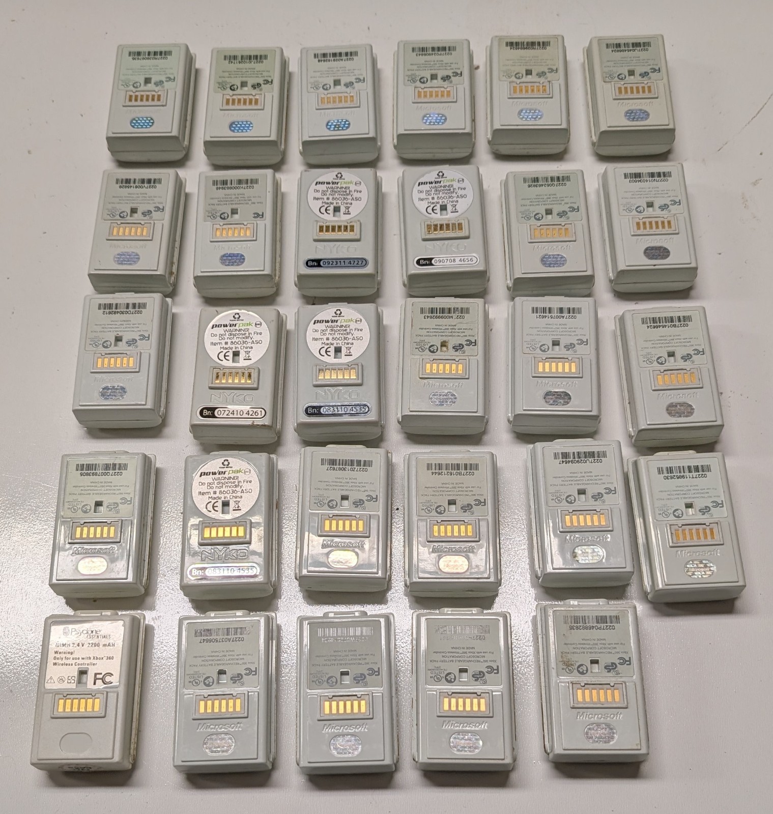 29 Lot Microsoft PowerPak Rechargeable Batteries for Xbox 360 Controller