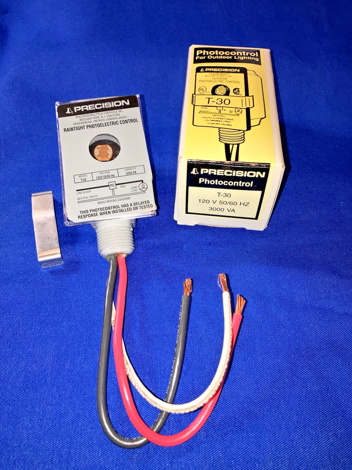 Photocontrol, Photoeye, outdoor Precision T-30 120V 3000VA Heavy Duty Stem Mount