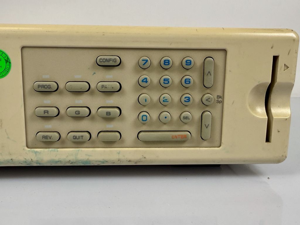 Chroma ATE 2326 Video Pattern Generator RS-232C 16xTTL DVI Analog RGB