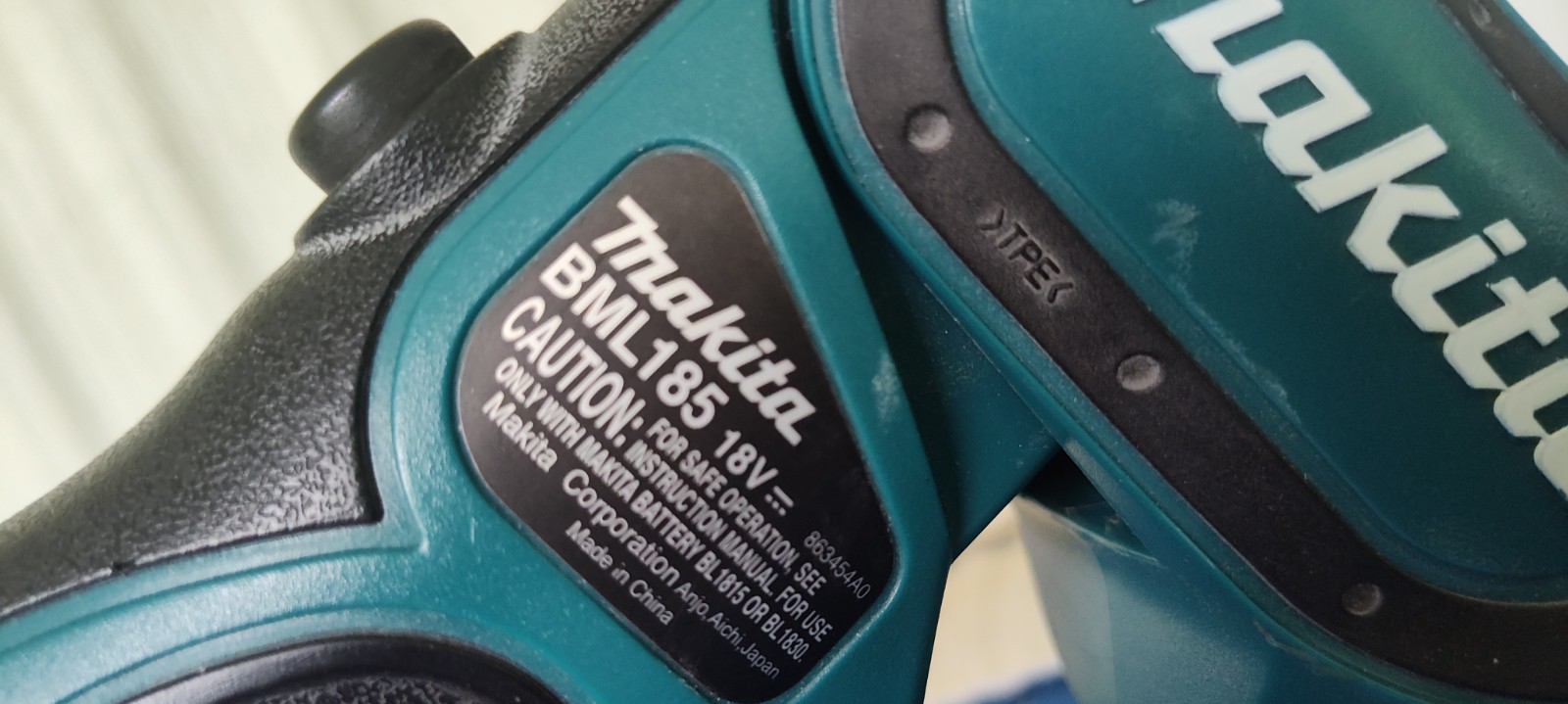 Makita BML185!18-Volt LXT Lithium-Ion Cordless 12 L.E.D. Flashlight
