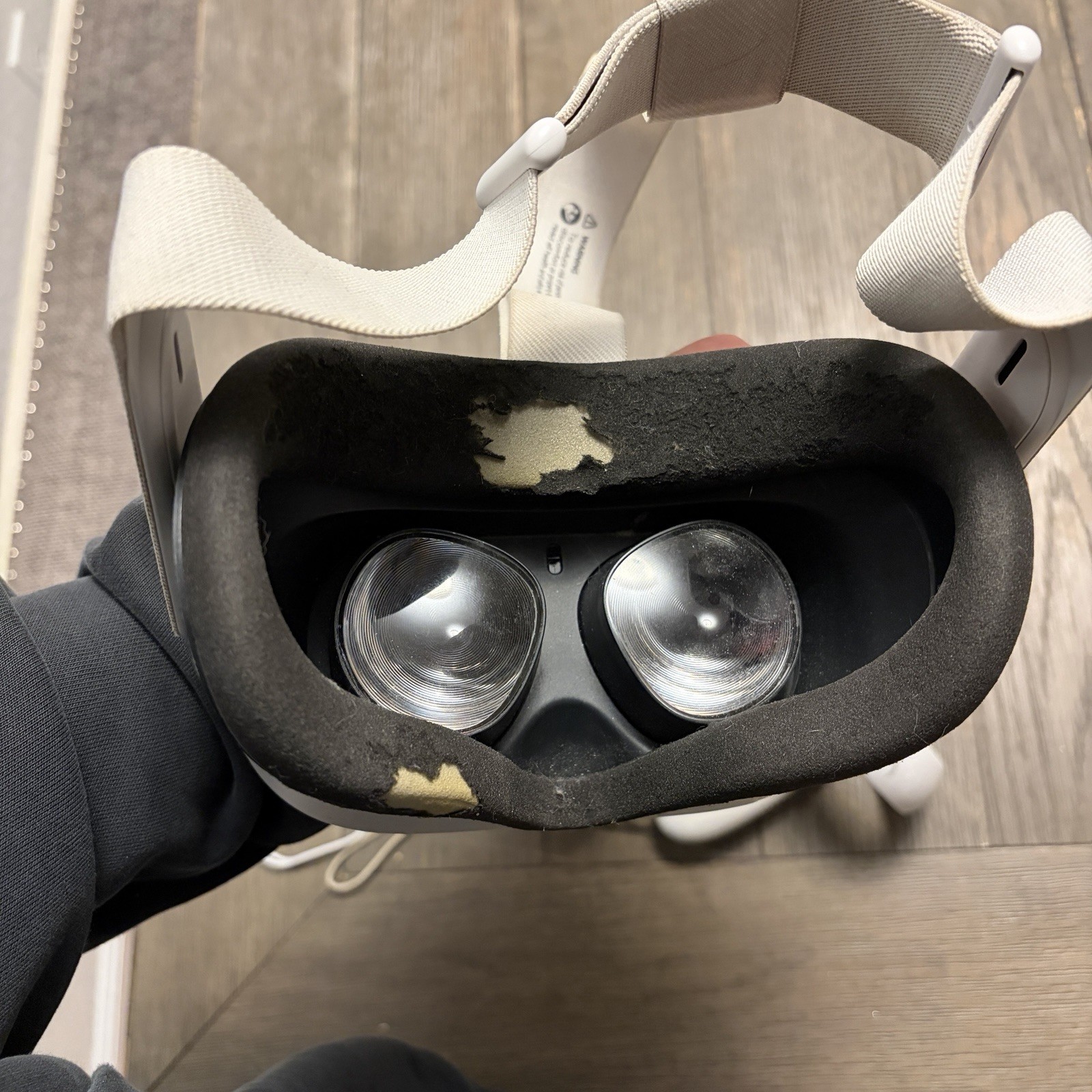 Meta / Oculus Quest 2 256gb with controllers - Fully Functional Needs Face Pad