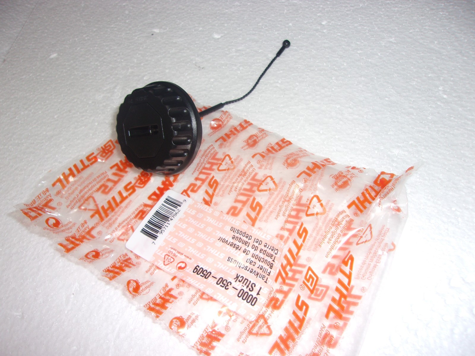 Stihl OEM Large Filler Cap 066 064 088 660 650 084 0000-350-0509 Fuel #GM-E4D1
