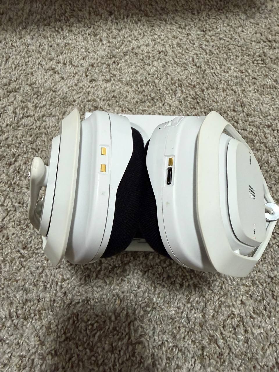 Logitech Astro A50 X LIGHTSPEED Wireless Gaming Headset + Base Station - White