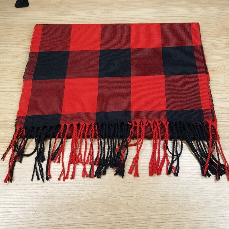 CLUB ROOM Mens Scarf Red Black Buffalo Plaid Fringe Rectangle Soft Knit 70x14