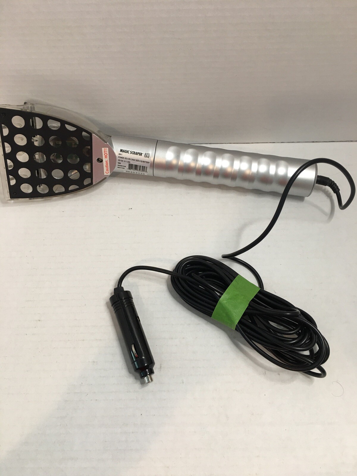 Magic Scraper Heated Ice Scraper SILVER NEW with BLACK POUCH CASE & CORD