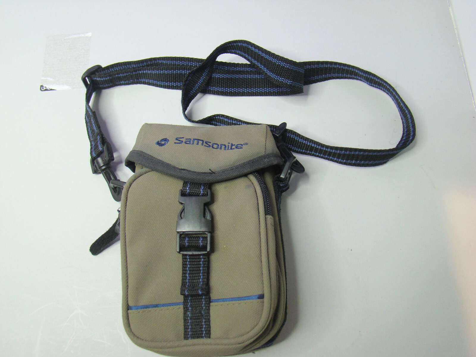 Samsonite Tan Camera bag with shoulder strap multiple pockets