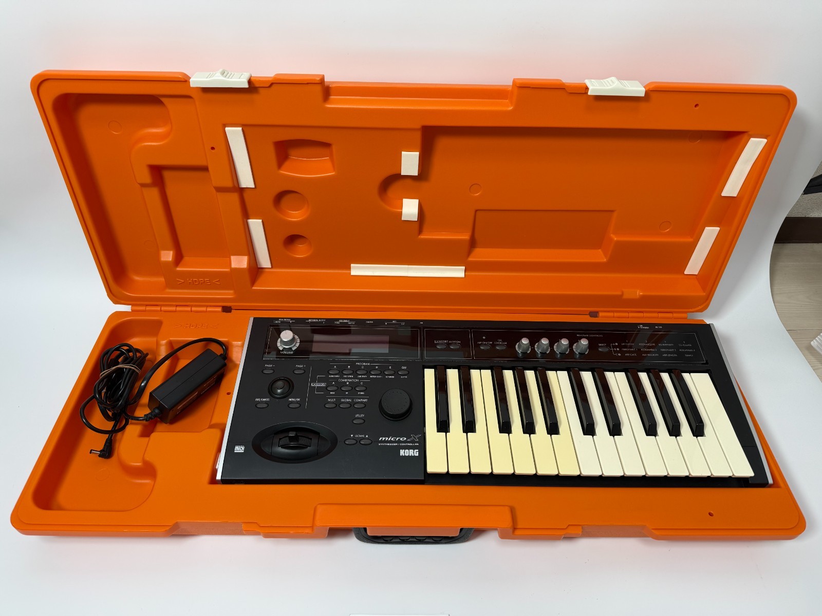 Korg micro X synthesizer/controller White  from JAPAN with case f/s 01980