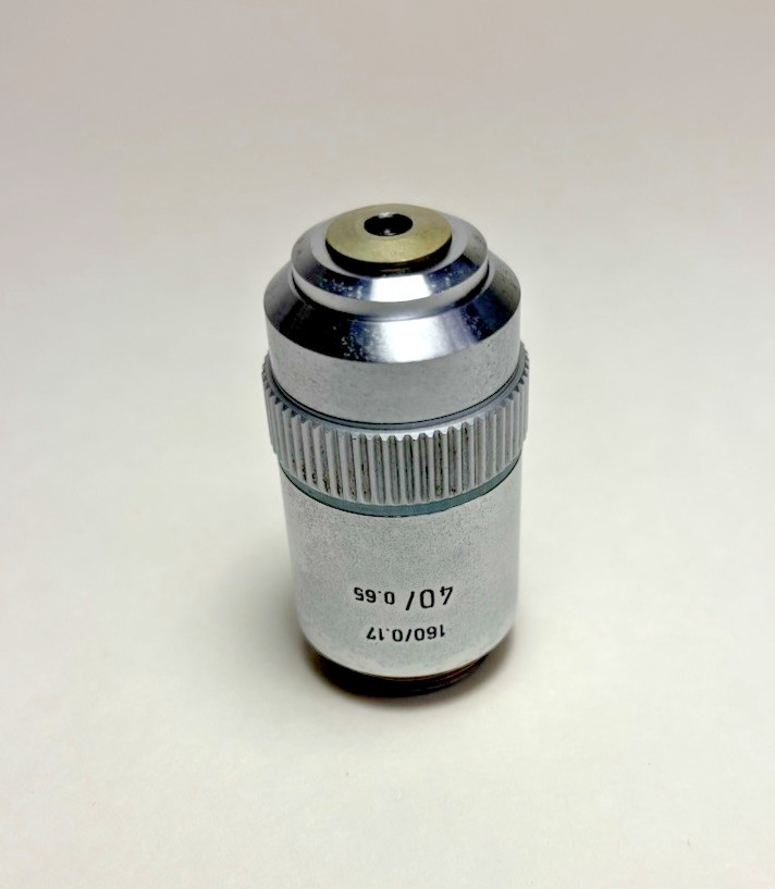 LEITZ WETZLAR GERMANY OBJECTIVE 40X / 0.65  (160/0.17)