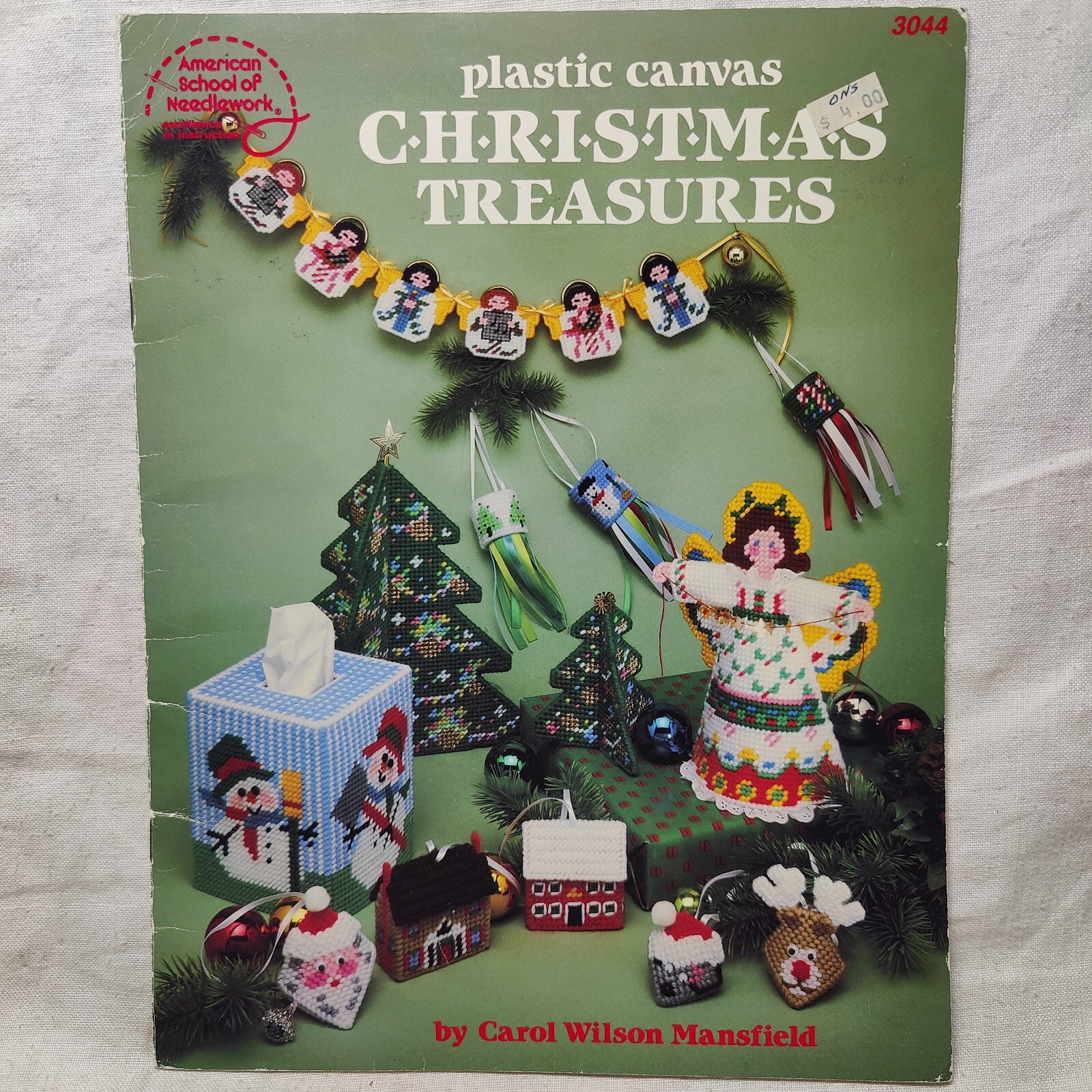 Vtg 1986 Christmas Ornament Treasures in Plastic Canvas Needlepoint Book # 3044