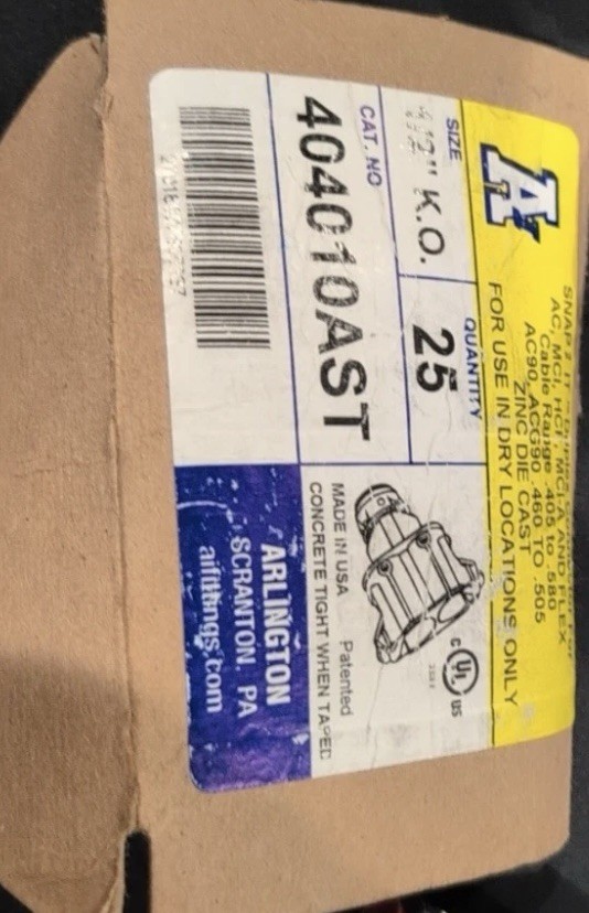 New box (25) 404010AST ARLINGTON DUPLEX CABLE CONNECTOR W/ INSULATED THROAT 1/2"