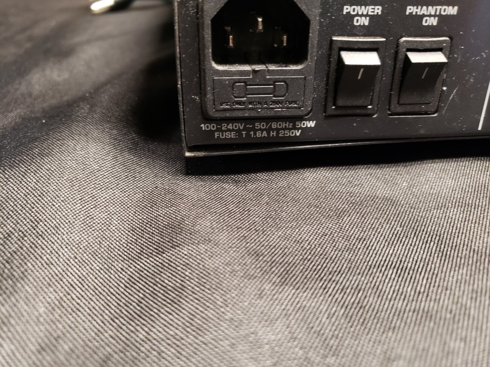 Read Tested Behringer Xenyx X1622USB Multi-FX Processor USB Audio Interface