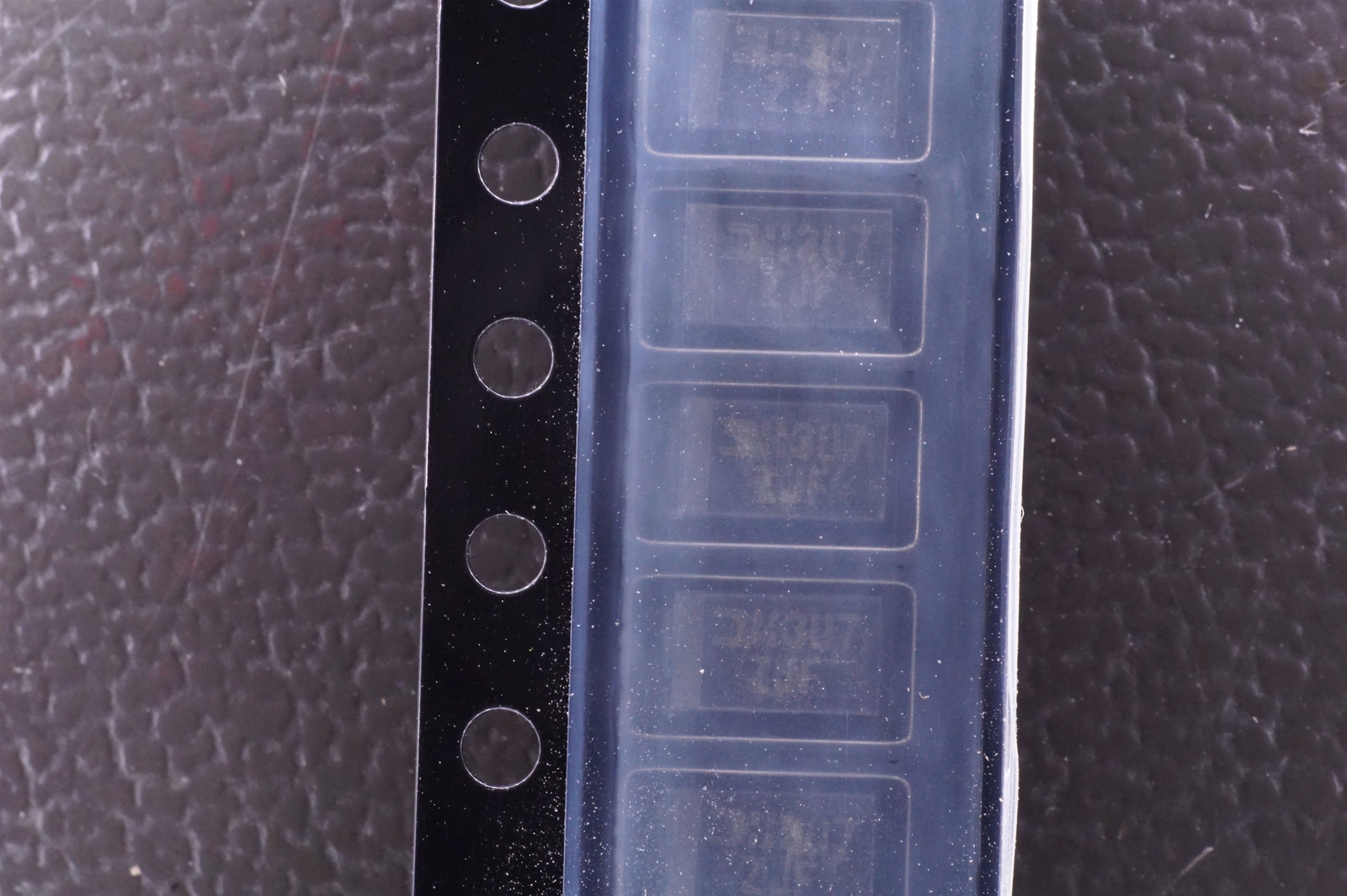 Lot of 15 SMAZ18-13 Diodes Inc Zener Diode 1W 18V 5% Surface Mount SMA NOS