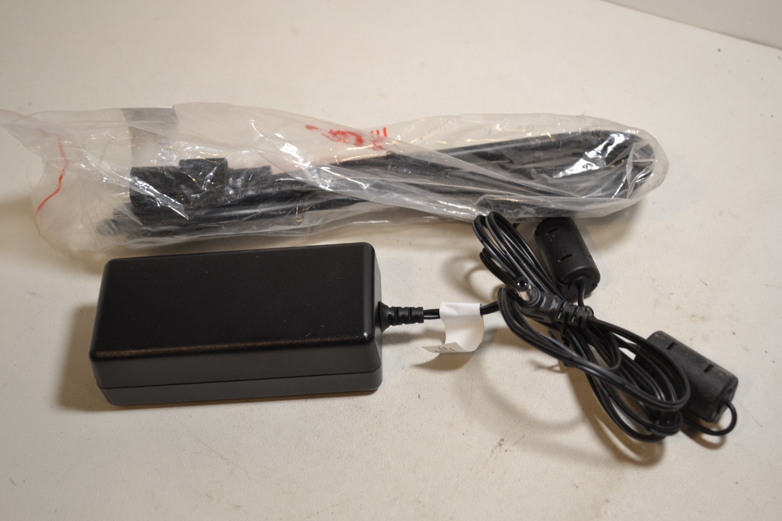 PHIHONG AC Adapter Model: PSAA18U-120