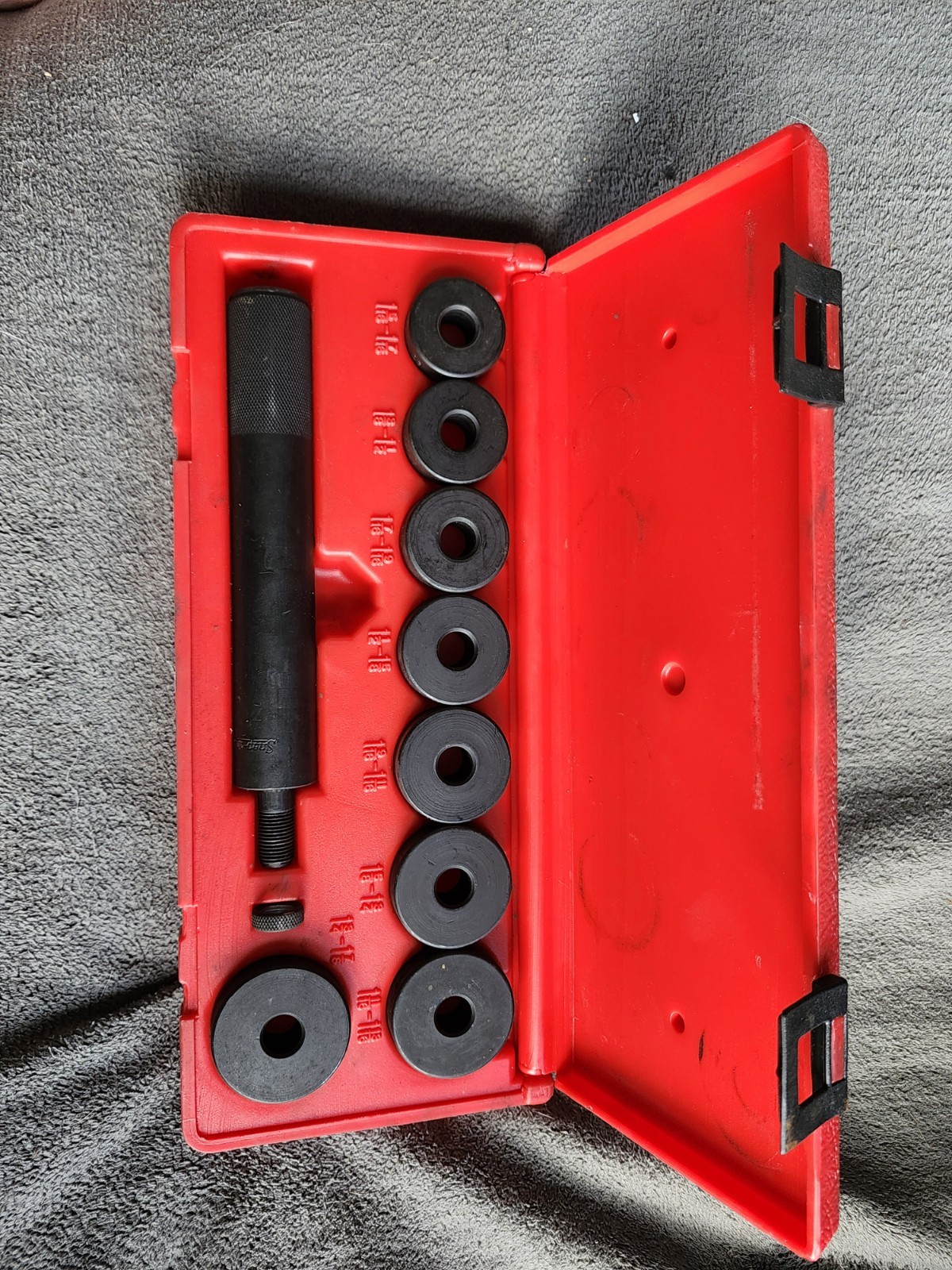 A158B Busing Driver Snap-On set.
