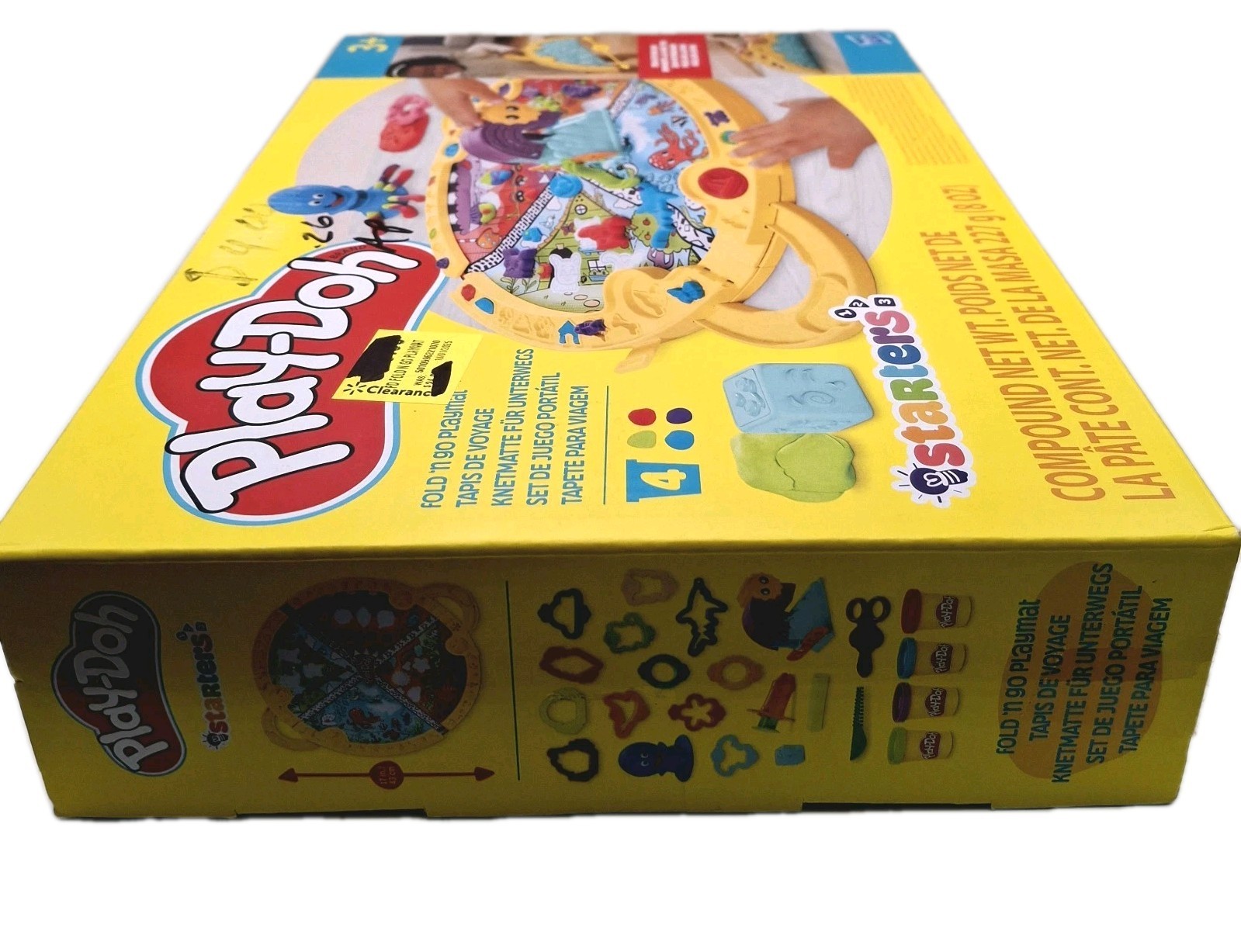 Play-Doh Fold And Go Playmat Starter Set With 19 Accessories