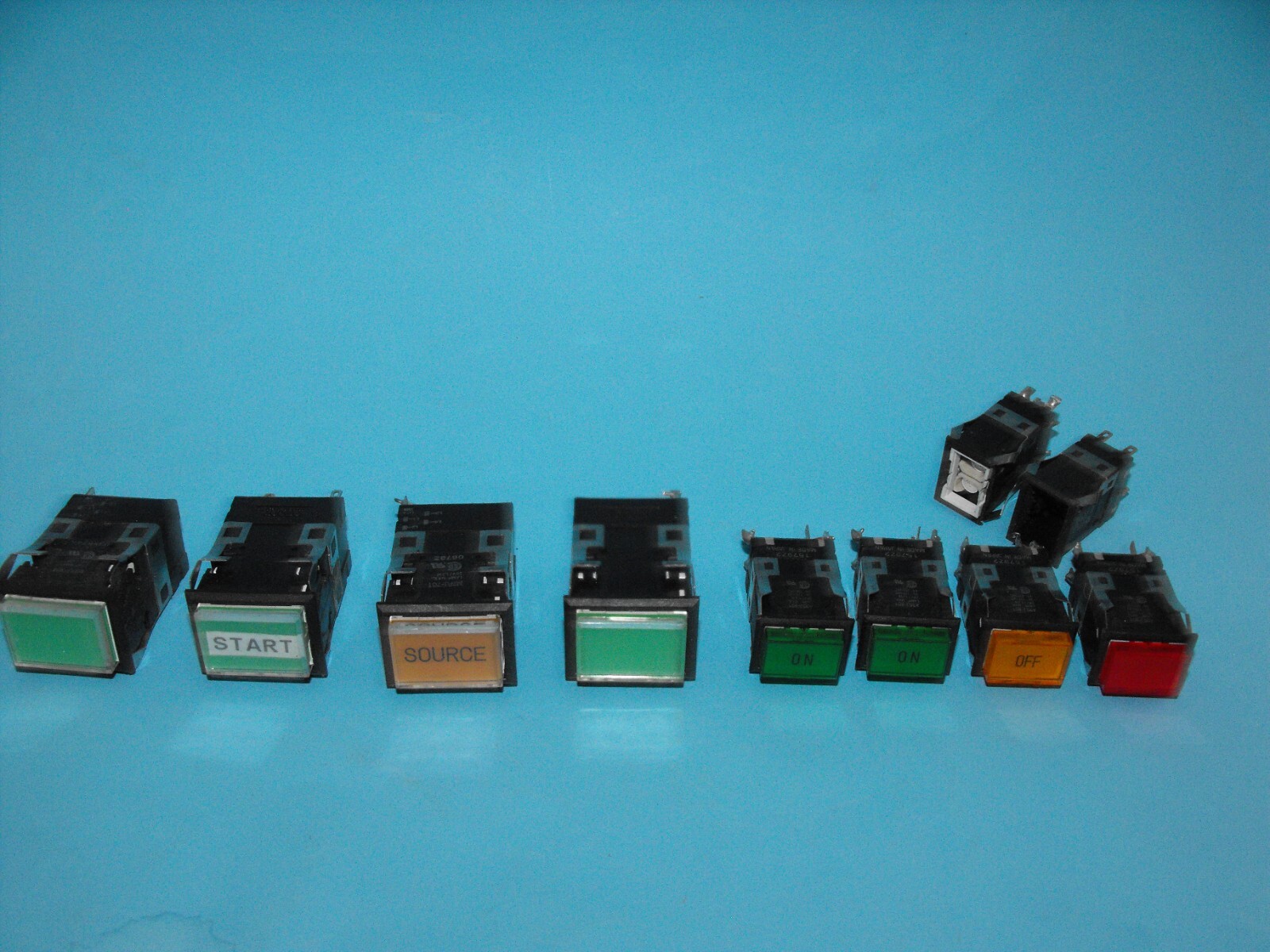 Omron M2PJ-701+A3SJ-801.Lighted Pushbutton Switch Lamp.(LOT10PCS).USED
