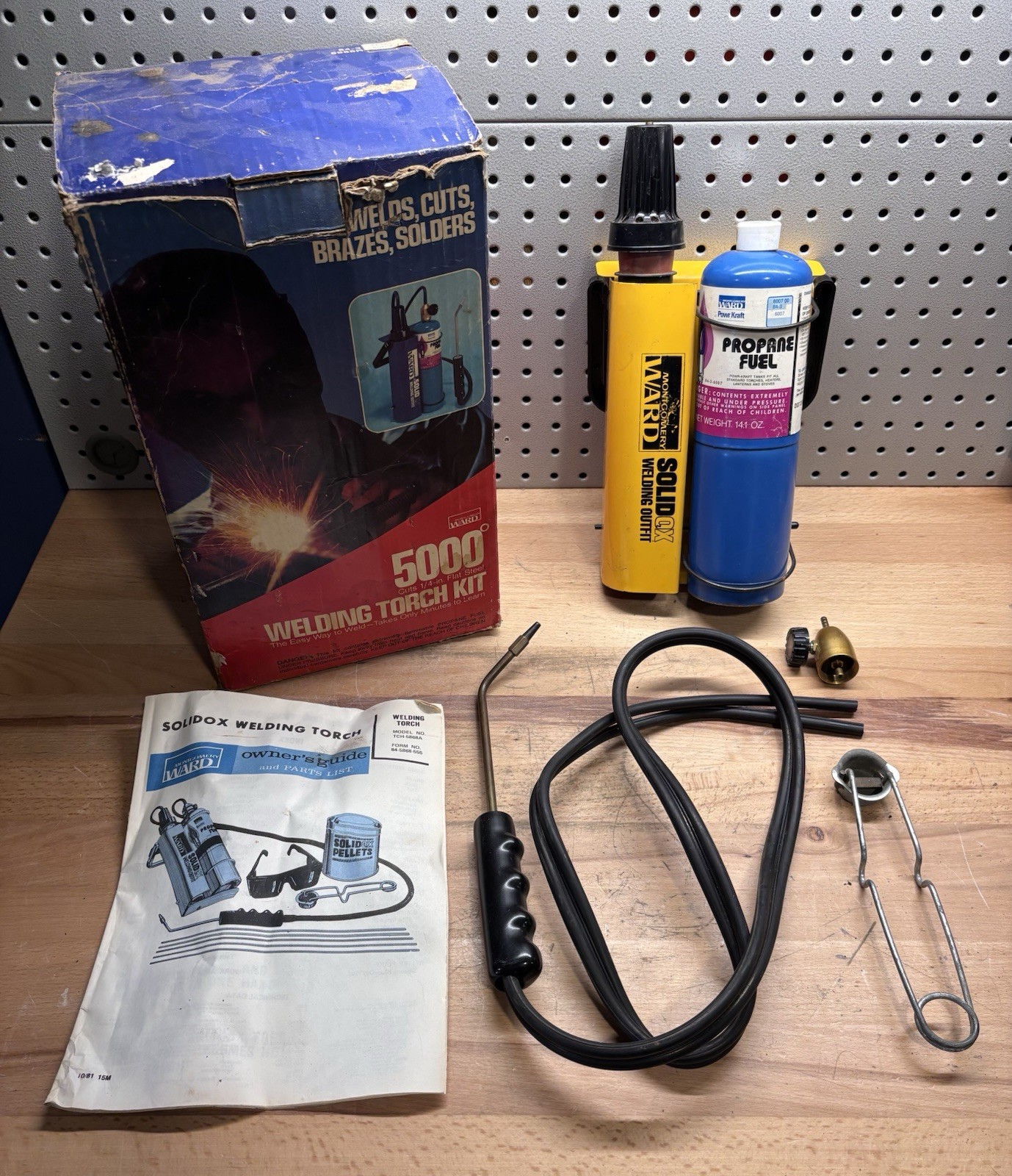 MONTGOMERY WARD 5000 DEGREE WELDING TORCH - SOLID OX/PROPANE SET
