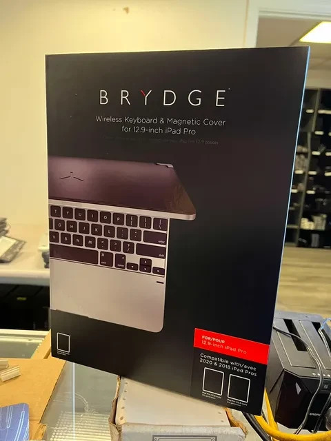 Apple Magic Keyboard & Magnetic Cover for iPad Pro 12.9" (2018 & 2020) – NEW