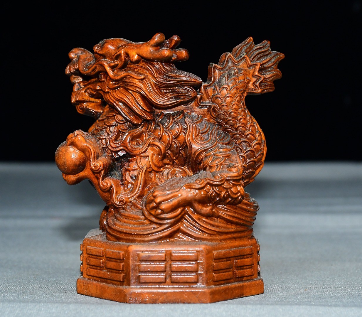 Exquisite Small Leaf Boxwood Blue Dragon Ornament