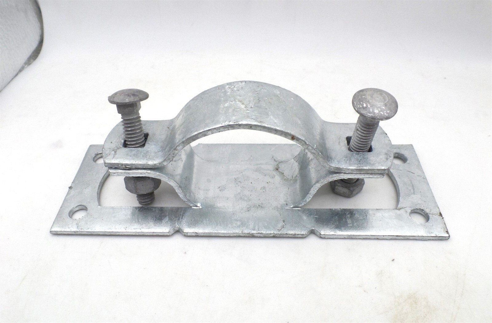EVERBILT 328594EB 2-3/8 IN. CHAIN LINK FENCE POST ADAPTER BRACKET