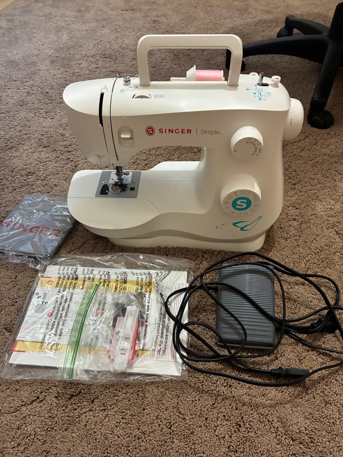 SINGER 3337 Sewing Machine Simple 29 Stitch