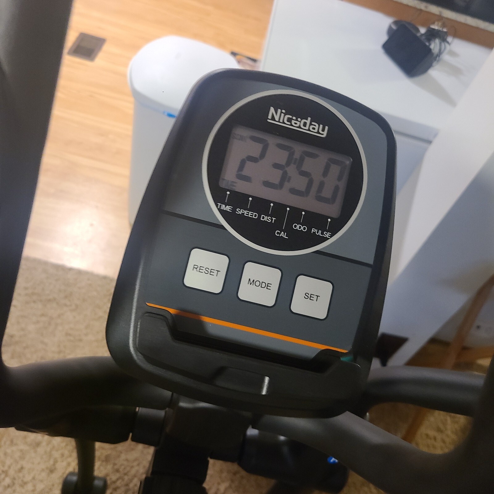 Elliptical Exercise Machine Hyper-Quiet 16 Resistance Levels, 400LBS Capacity
