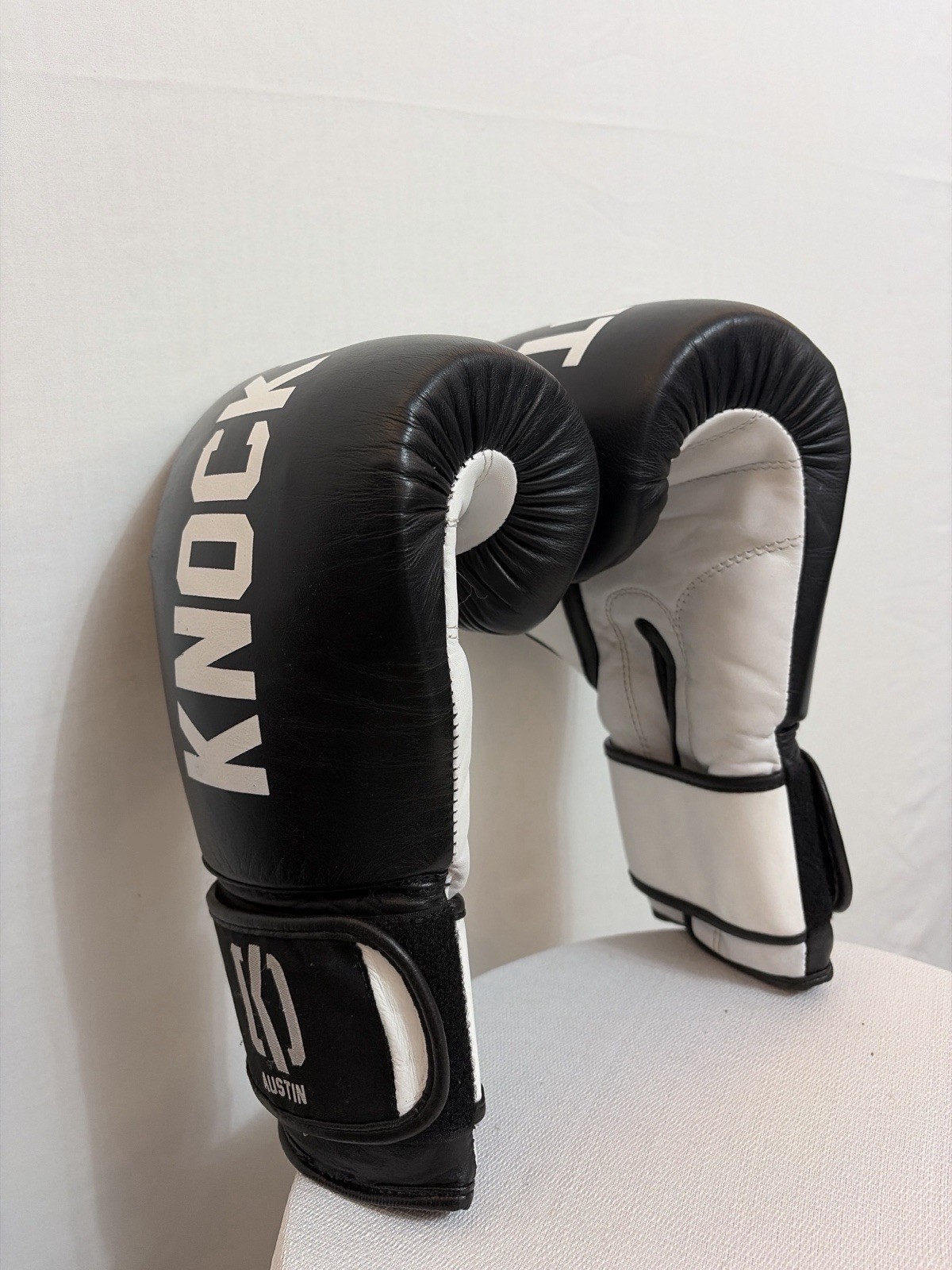 Knockout Austin Boxing Gloves 14 oz Leather Black White Hook Loop(F108)”””