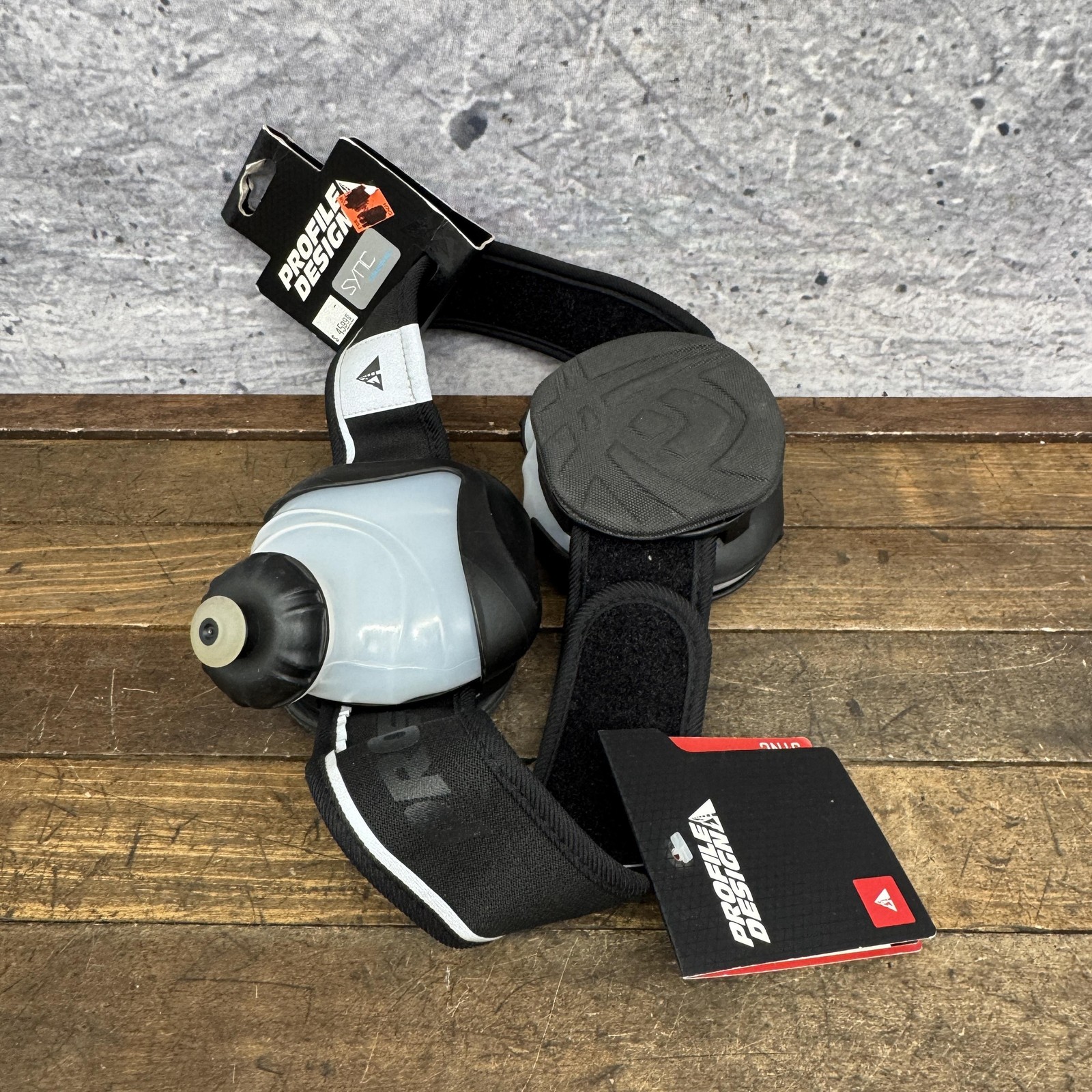 SMALL Profile Design Sync Hydration Belt SMALL 28-31in Black Running Bottles