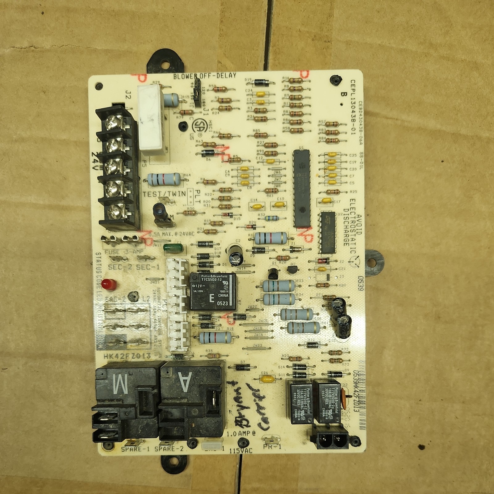 Carrier Bryant CEPL130438-01 Furnace Control Circuit Board HK42FZ013