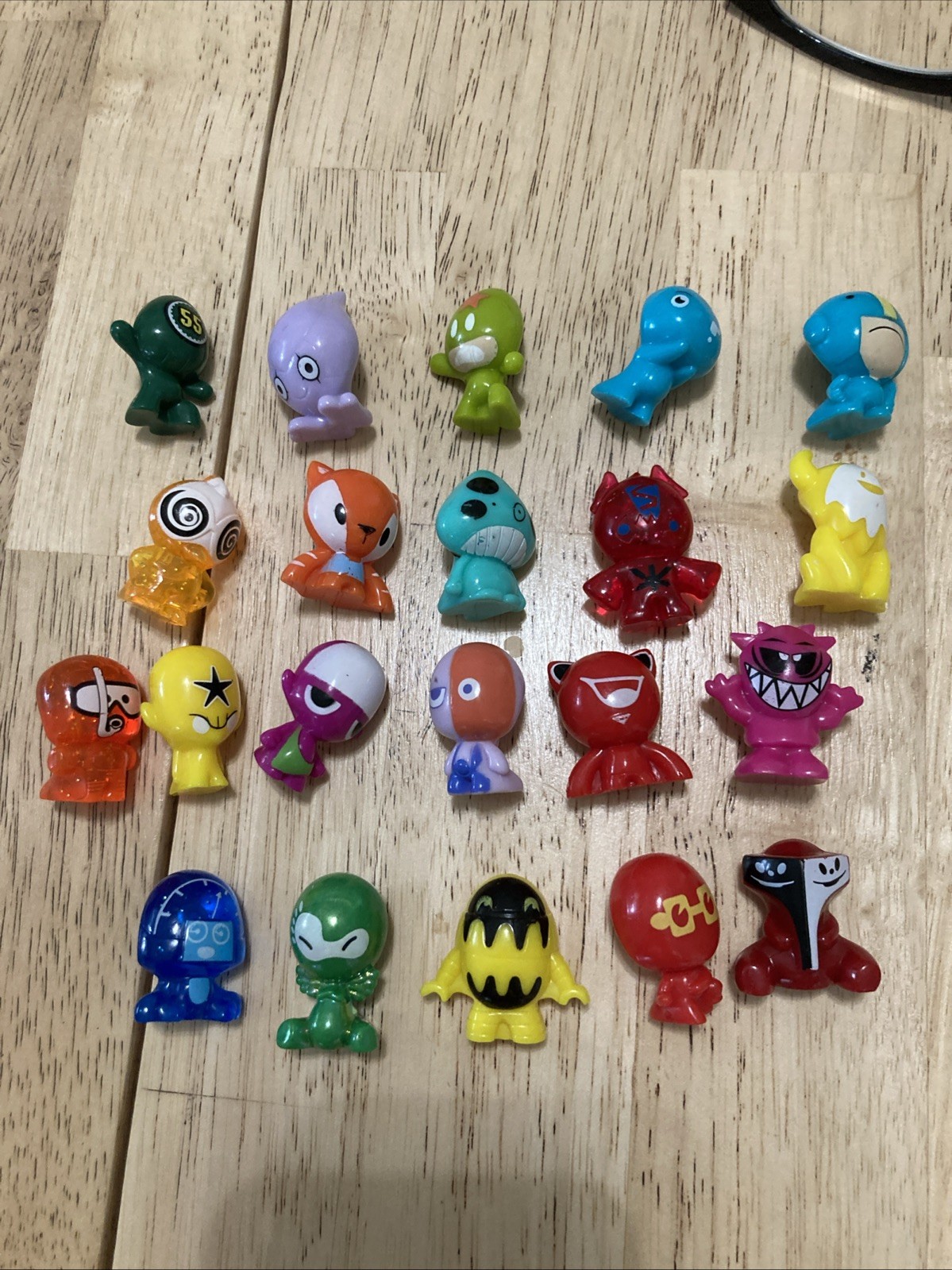 GoGo's Crazy Bones Lot Of 21 Mini Figures Variety