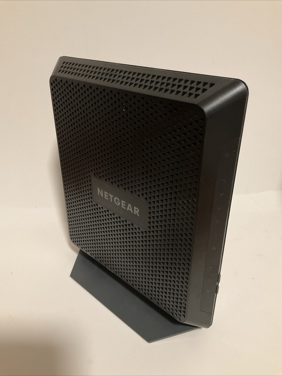 NETGEAR Nighthawk AC1900 4 Wireless-Wi-Fi 802.11ac Router - C7000-100NAS