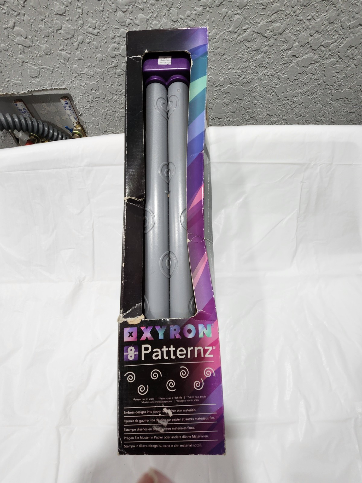 Xyron Patternz Creatopia Embossing Tool Scrapbooking  spiral Roller Set in Box
