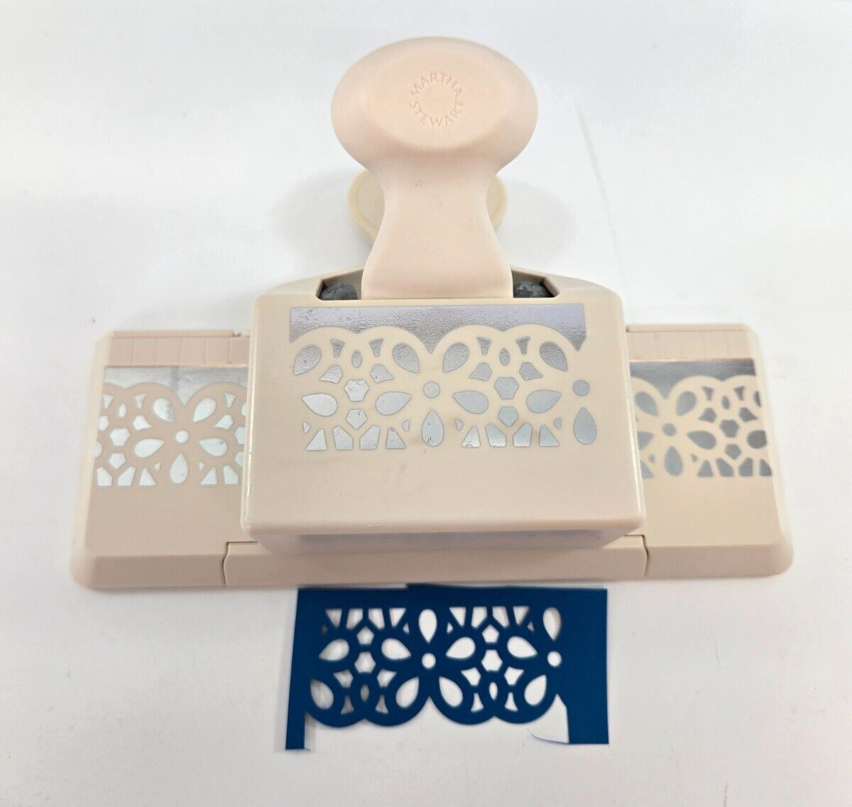 Martha Stewart Paper Punch Daisy Lace Cardmaking