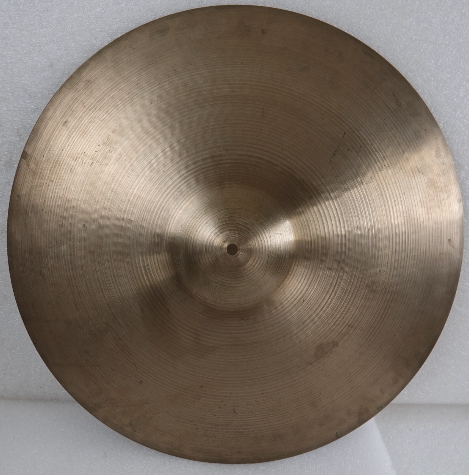 1960'S VINTAGE ZILDJIAN 22 INCHE RIDE CYMBAL 2976 GRAMS MADE IN USA