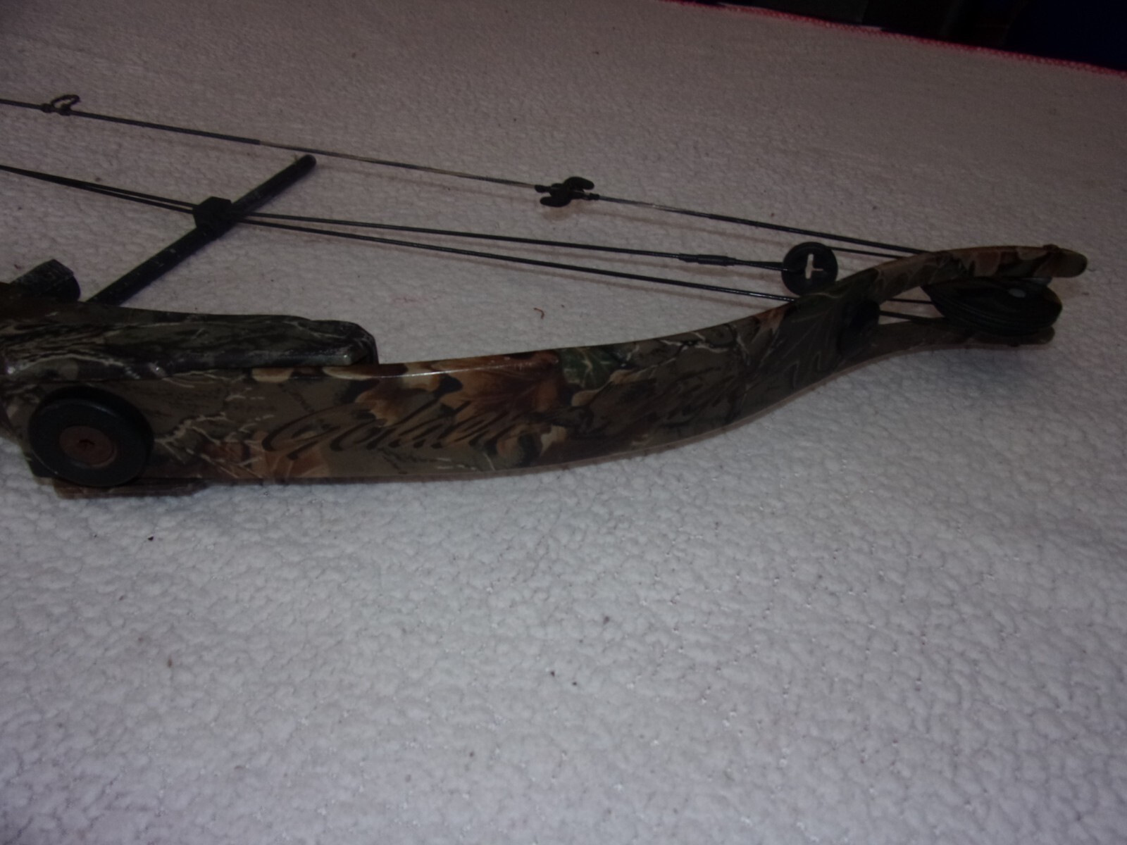 Golden Eagle Falcon Flame Compound Bow