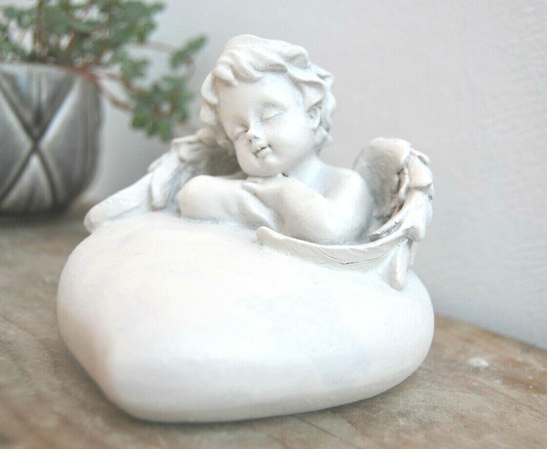 Concrete mold, plaster, resin and more 3D Angel on a heart