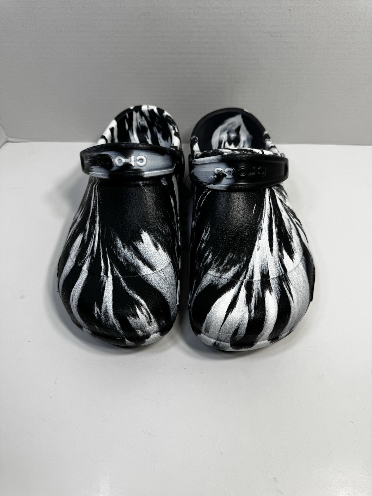 Crocs Classic Marbled Mens Clogs Size 7 Women 9  White Black Unisex Slip On