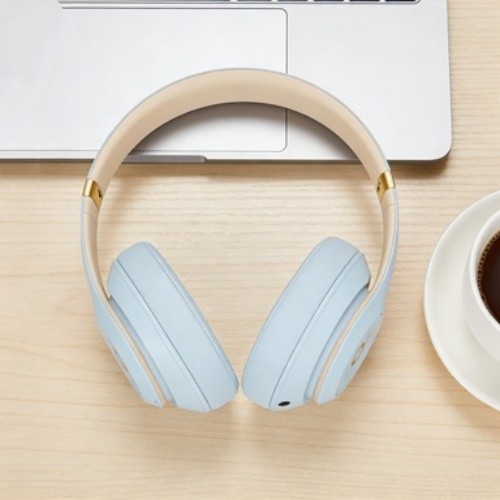 Beatsed Studio3 Ice Blue Wireless Over-Ear Headphones with Bluetooth Connectivit