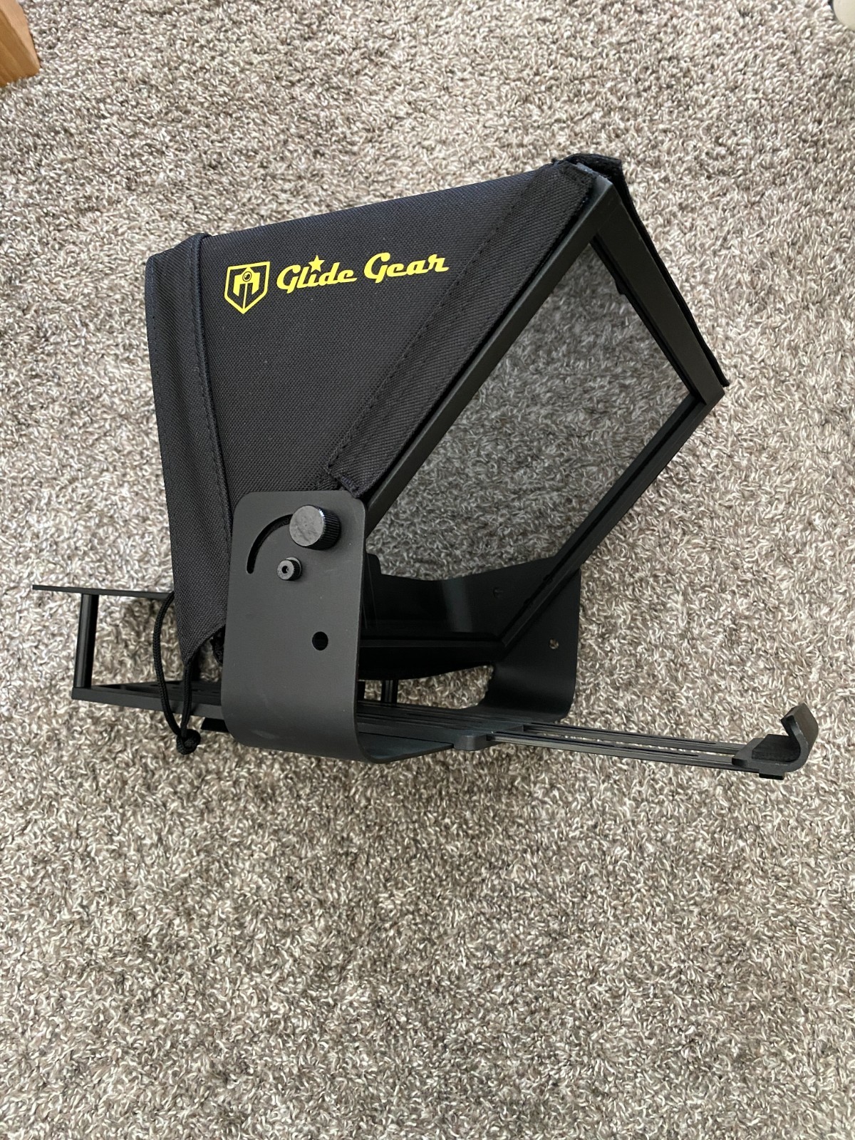 Glide Gear TMP100 Adjustable Teleprompter for iPads and Phones